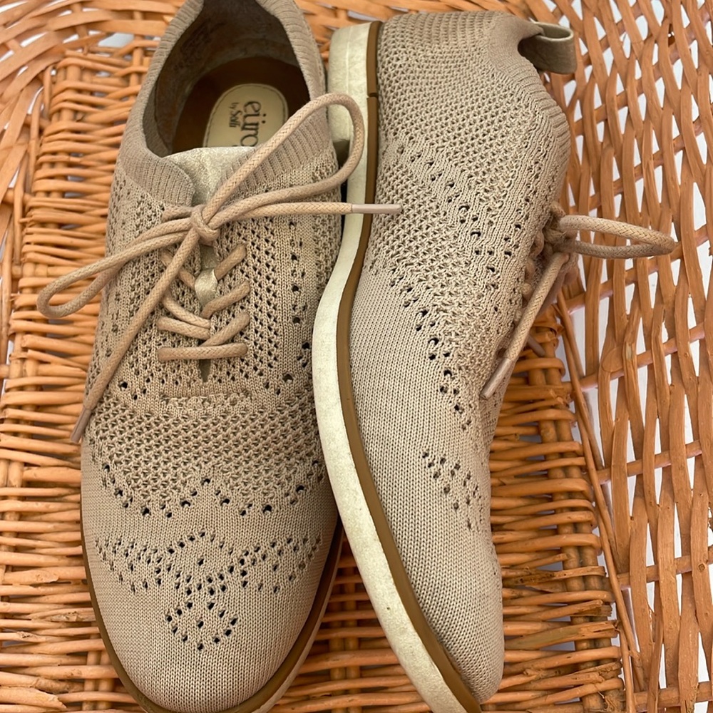 Eüro Soft by Sofft Sz 9M Romantic Worldly Style! Comfortable! Lace-Up!